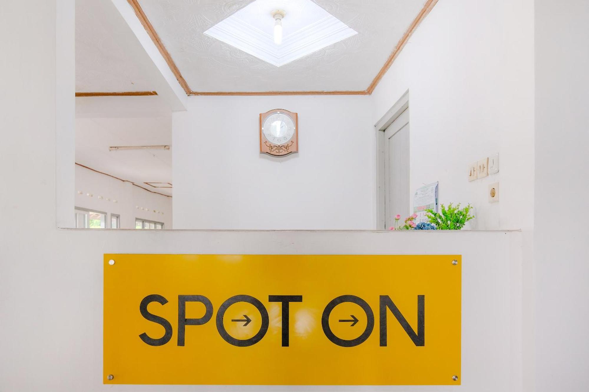 סרנגן Oyo Life 2638 Hotel Raya מראה חיצוני תמונה