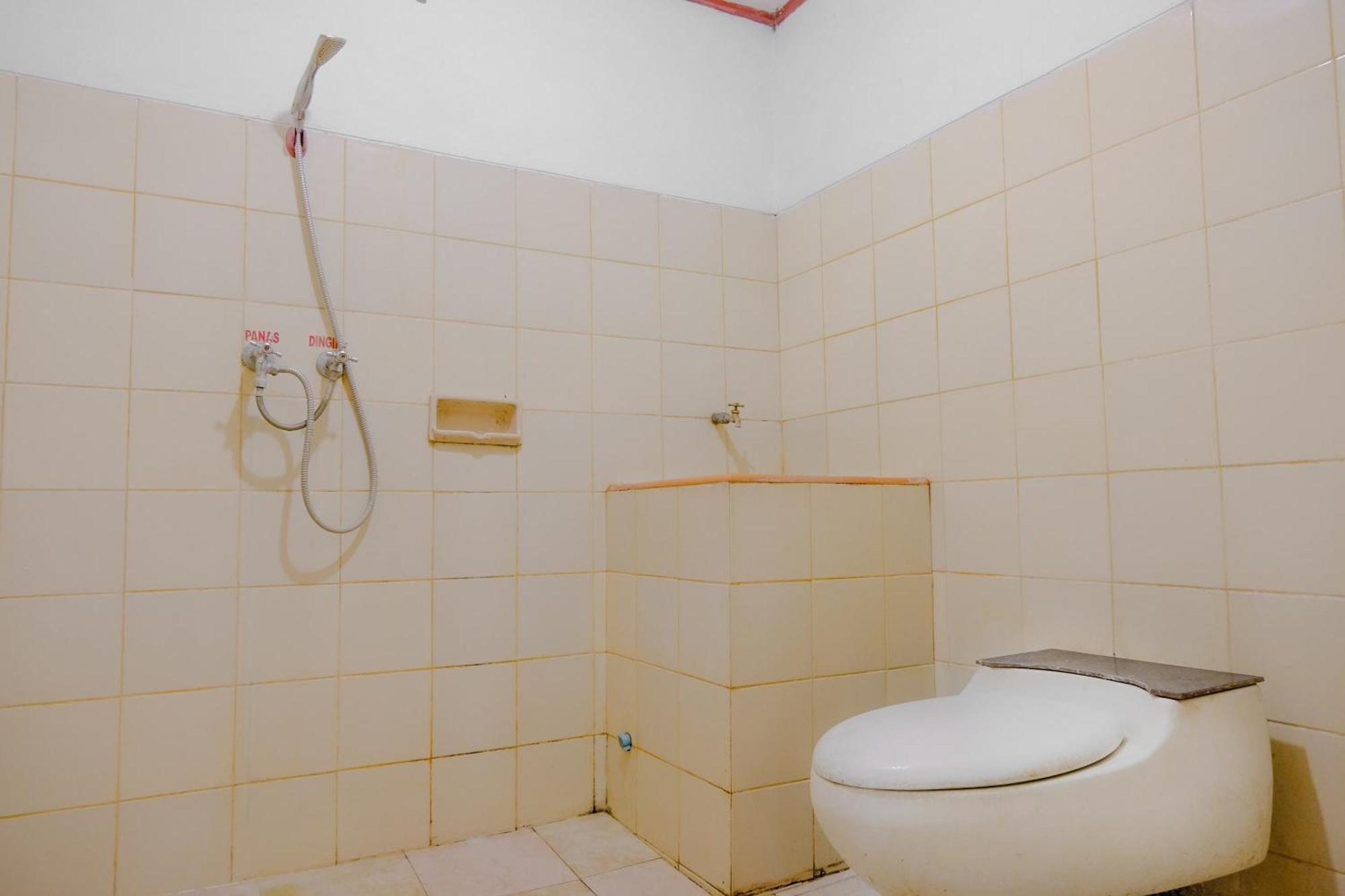 סרנגן Oyo Life 2638 Hotel Raya מראה חיצוני תמונה